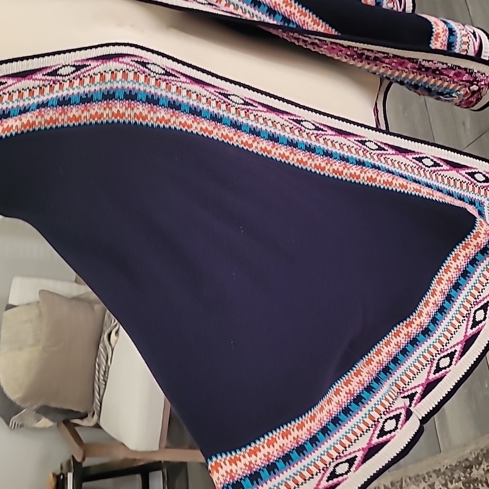 Crown & Ivy Aztec Print Open Front Border Cape/Ca… - image 3